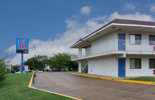Fredericksburg Hotel | Budget-Friendly Motel 6 Fredericksburg, VA - Pet Friendly Rooms