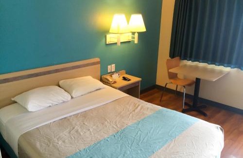 Fredericksburg Hotel | Budget-Friendly Motel 6 Fredericksburg, VA - Pet Friendly Rooms