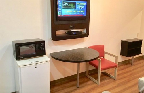 Globe Hotel | Convenient Motel 6 Globe, AZ: Pool & Family-Friendly Dining
