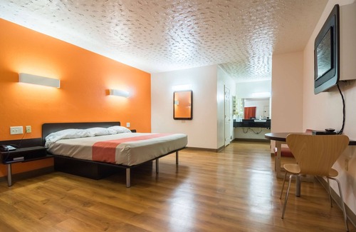 Globe Hotel | Convenient Motel 6 Globe, AZ: Pool & Family-Friendly Dining