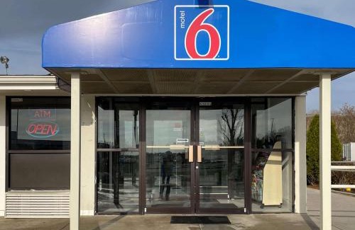 Halfway Hotel | Convenient Motel 6 Hagerstown MD with Pet-Friendly Amenities