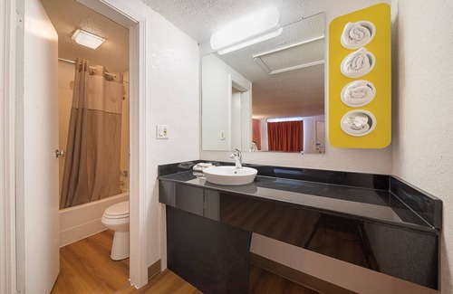 Athol Springs Hotel | Convenient Motel 6 in Hamburg, NY with Pool & Breakfast