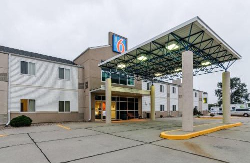 Kearney Hotel | Pet-Friendly Motel 6 in Kearney, NE - Family Friendly Stay