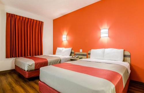 Kearney Hotel | Pet-Friendly Motel 6 in Kearney, NE - Family Friendly Stay