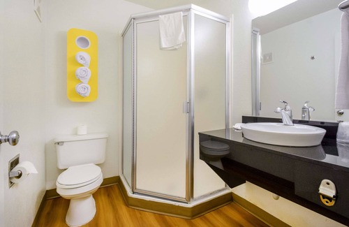 Kelso Hotel | Budget-Friendly Motel 6 Kelso Near Mt. St. Helens Attractions