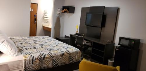 Kewanee Hotel | Pet-Friendly Motel 6 in Kewanee, IL - Rated 7.8/10