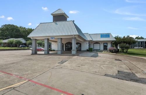 Kilgore Hotel | Budget-Friendly Motel 6 in Kilgore, TX with Pool & Pets