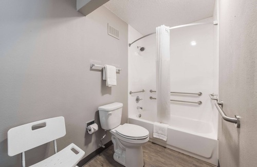 Kilgore Hotel | Budget-Friendly Motel 6 Kilgore, TX with Pool & Breakfast