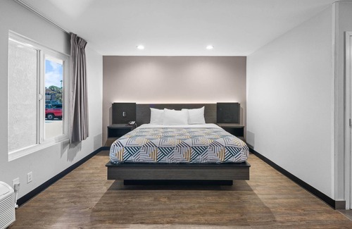 La Mesa Hotel | Budget-Friendly Motel 6 La Mesa with Spa and Breakfast