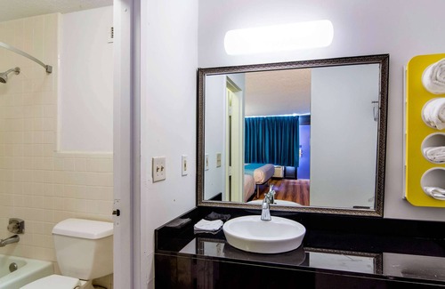 LaGrange Hotel | Budget-Friendly Stay at Motel 6 Lagrange, GA with Breakfast