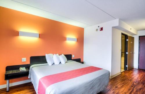 Lansing Hotel | Pet-Friendly Motel 6 in Lansing, IL - Near Chicago South