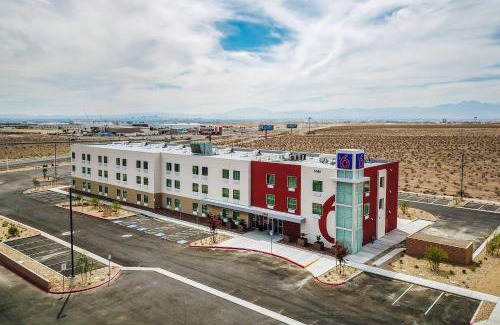 Las Vegas Hotel | Convenient Motel 6-Las Vegas: Perfect for Motor Speedway Fans