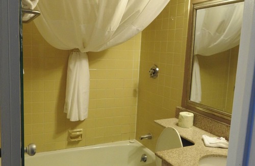 Highlands Hotel | Budget-Friendly Stay at Motel 6 Lincoln, NE - Airport