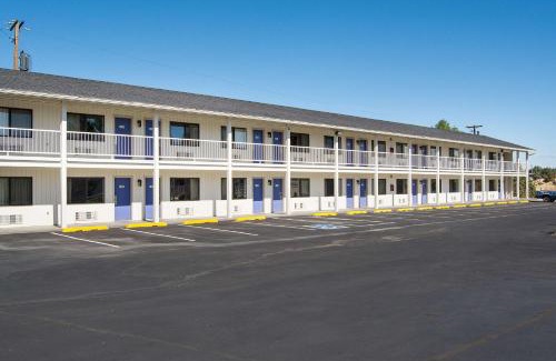 Madras Hotel | Pet-Friendly Stay at Motel 6 Madras, OR - Rated 7.5/10