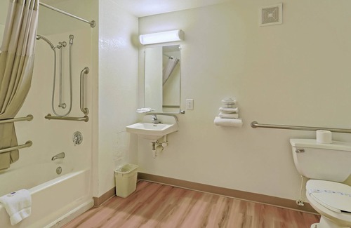 Maple Shade Hotel | Budget-Friendly Motel 6 in Maple Shade Township, NJ