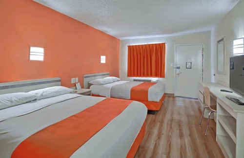Maple Shade Hotel | Budget-Friendly Motel 6 in Maple Shade Township, NJ