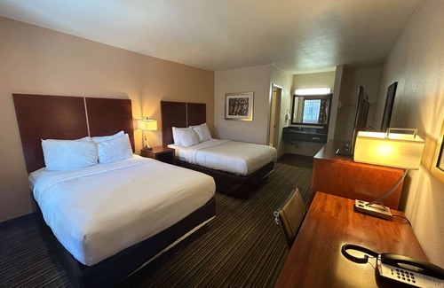 Martinez Hotel | Pet-Friendly Motel 6 in Martinez, CA with Pool & Spa