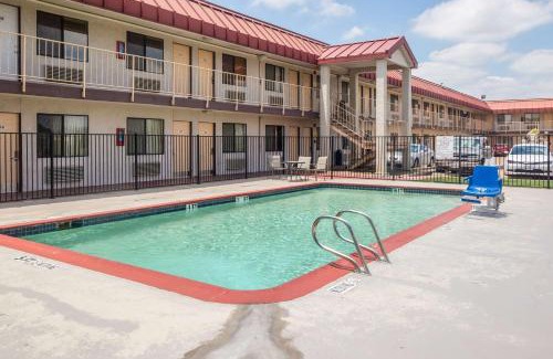 Mesquite Hotel | Pet-Friendly Motel 6 in Mesquite Near Rodeo & Convention Center