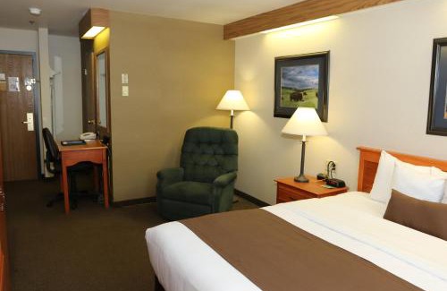 Minot Hotel | Budget-Friendly Motel 6 in Minot, ND with Pool & Pets