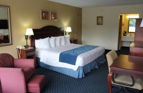 Star City Hotel | Budget-Friendly Motel 6 Morgantown with Pet Access