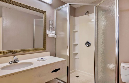 Star City Hotel | Convenient Motel 6 in Morgantown, WV with Breakfast & Kitchen