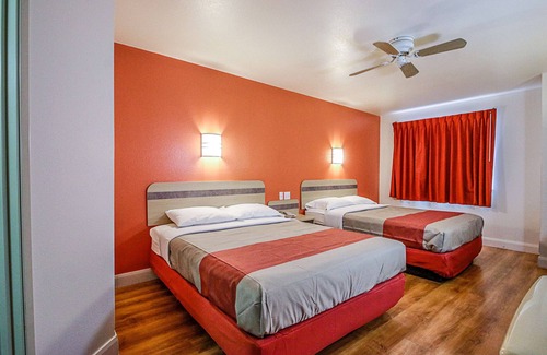Nephi Hotel | Budget-Friendly Motel 6 Nephi with Pool and Breakfast