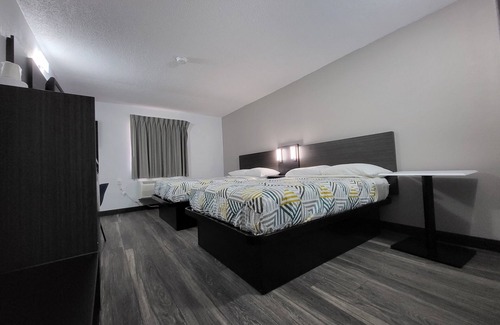 Millard Hotel | Comfortable Motel 6 Omaha: Family-Friendly with Breakfast