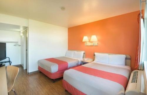 Pendleton Hotel | Welcoming Motel 6 in Pendleton, OR with Pool & Pet Options