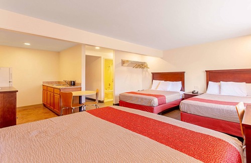 Pendleton Hotel | Budget-Friendly Motel 6 Pendleton, OR - Family Breakfast Included