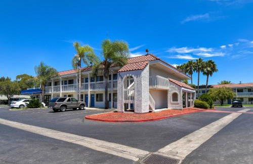 Westmont Hotel | Convenient Motel 6 in Pomona, CA - Family and Pet Friendly