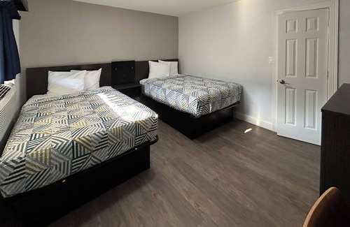 Ponca City Hotel | Comfortable Stay at Regal Inn with Family-Friendly Amenities