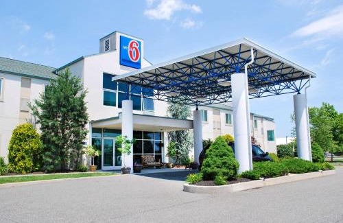 Pottstown Hotel | Budget-Friendly Motel 6 in Pottstown, PA - Family & Pet Friendly