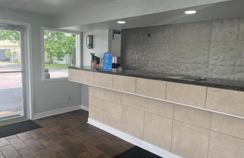 St. George Hotel | Pet-Friendly Knights Inn St. George with Pool Access