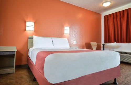 St. Joseph Hotel | Budget-Friendly Motel 6 in Saint Joseph, MO for Families