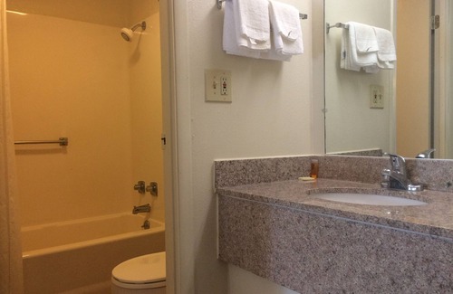 Salem Hotel | Budget-Friendly Motel 6 Salem, VA with Family Amenities
