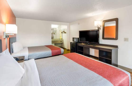 Salem Hotel | Budget-Friendly Motel 6 Salem, VA with Family Amenities