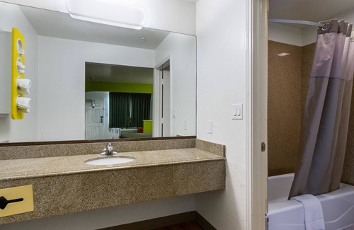 San Marcos Hotel | Budget-Friendly Stay at Motel 6 San Marcos, TX - North