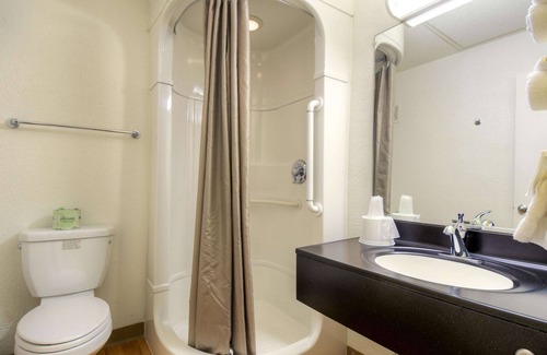 San Ysidro Hotel | Budget-Friendly Motel 6 San Ysidro with Pool & Breakfast