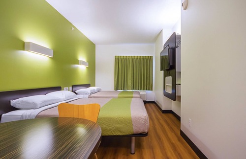 Roseland Hotel | Budget-Friendly Motel 6 in South Bend with Great Amenities