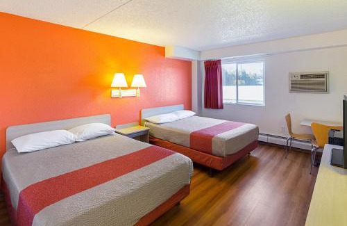 Spokane Valley Hotel | Comfortable Motel 6 in Spokane, WA - Pet Friendly Amenities