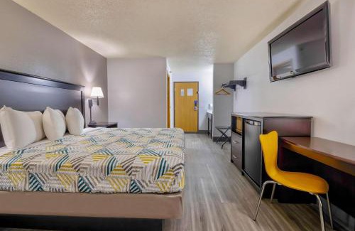 Stuart Hotel | Pet-Friendly Stay at Motel 6 Stuart, IA - Rated 8.1/10