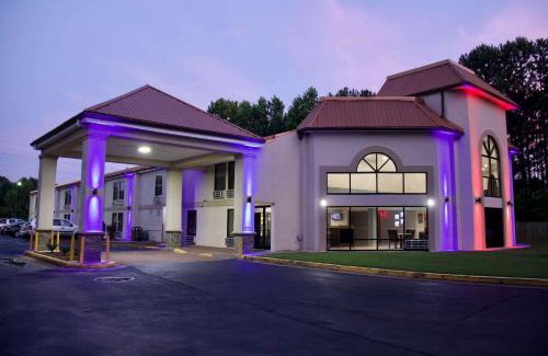 Suwanee Hotel | Pet-Friendly Comfort at Motel 6 Suwanee, GA - Gwinnett Center
