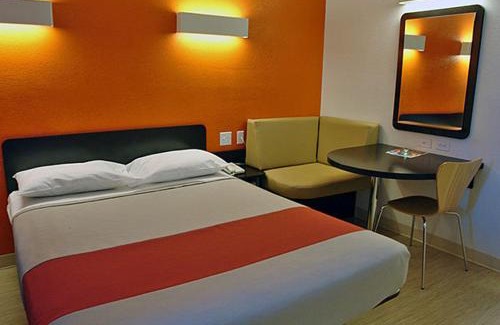 Tewksbury Hotel | Budget-Friendly Motel 6 in Tewksbury, MA - Pet Friendly Stay