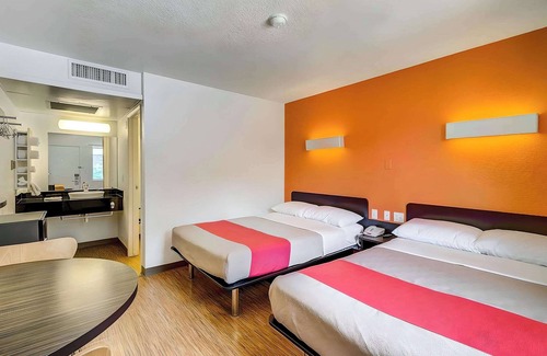 Dupont Hotel | Budget-Friendly Stay at Motel 6 Thornton, CO - Family Friendly