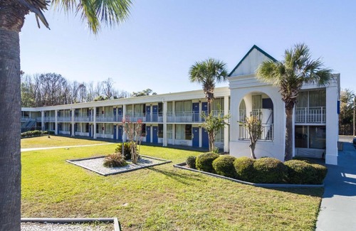 Townsend Hotel | Convenient Motel 6 in Townsend, GA with Pet-Friendly Amenities