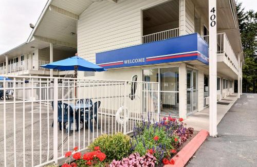 Tumwater Hotel | Budget-Friendly Motel 6 in Tumwater, WA - Olympia with Pool