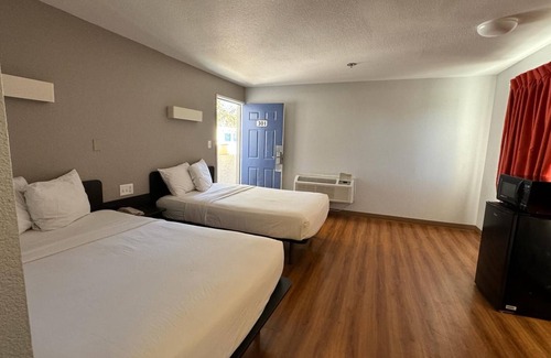 Ventura Hotel | Budget-Friendly Stay at Motel 6 Ventura, CA - Enjoy Pool & Spa