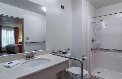 Waycross Hotel | Budget-Friendly Stay at Motel 6 Waycross GA with Breakfast