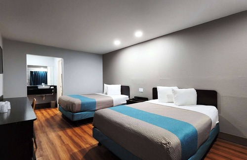 Webster Hotel | Discover Motel 6 Webster, TX - Your Gateway to NASA Lake