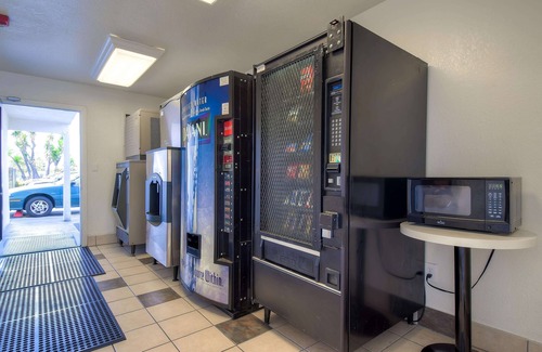 Westminster Hotel | Discover Motel 6 Westminster South - Ideal for Families